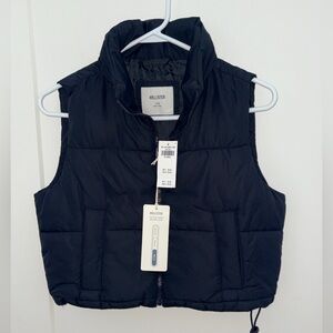NWT Hollister Ultimate puffer vest cropped length sz XXS $60
